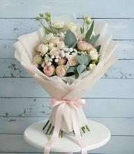 Букет цветов из:  Розы и Лизиантусы в Липицы