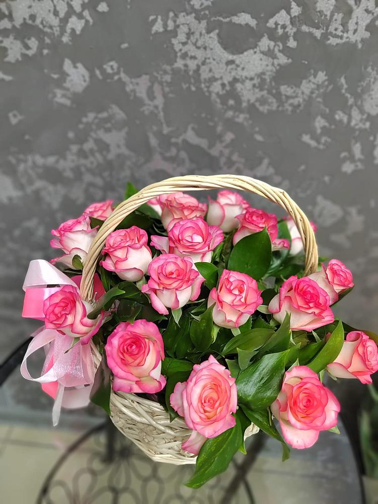 Цветочная композиция из Розы в корзине в Липицы