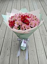 Букет цветов из:  Альстромерии в Липицы
