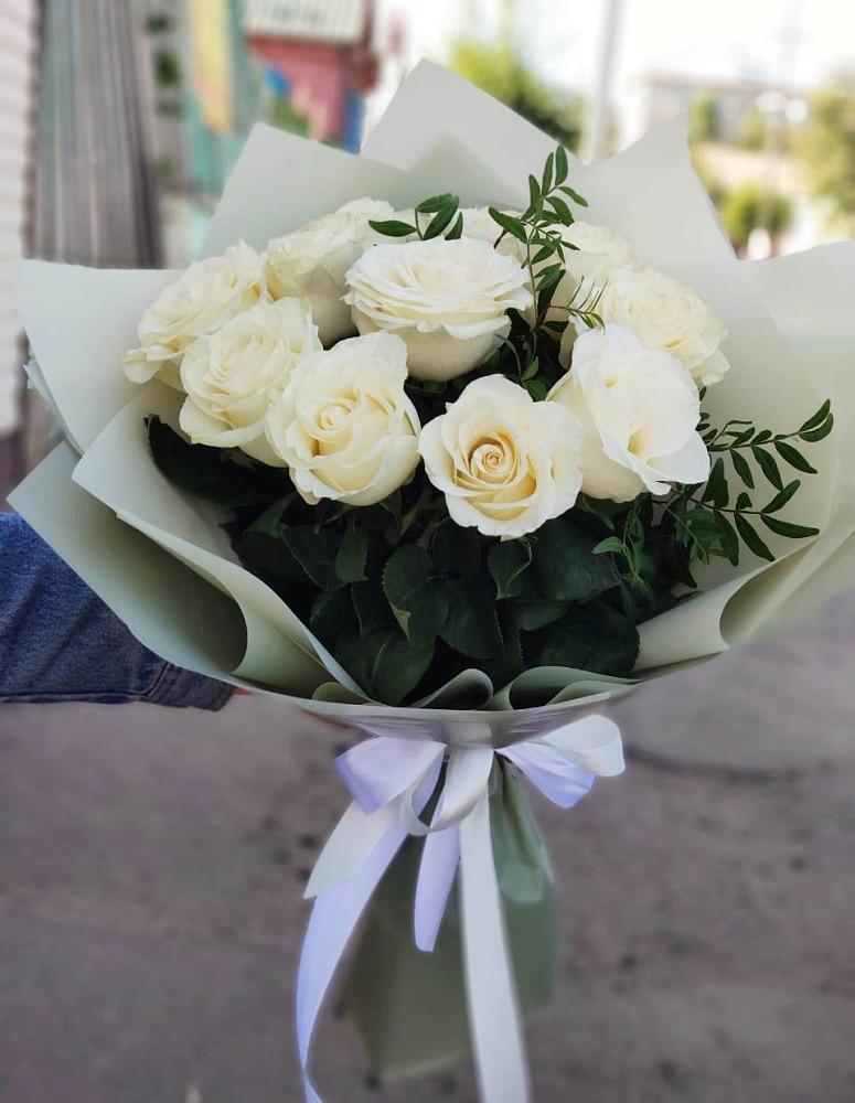 Букет Белые розы Проуд в Липицы