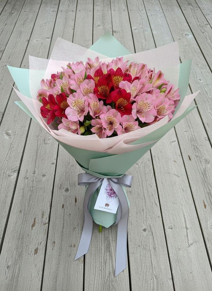 Букет цветов из: Альстромерии в Липицы