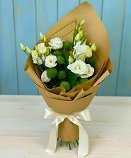 Букет цветов из:  Хризантемы и Лизиантусы в Липицы