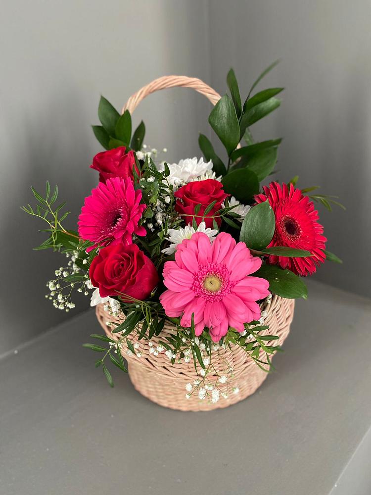 Цветочная композиция из Розы, Хризантемы и Герберы в корзине в Липицы