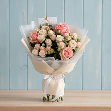 Букет цветов из:  Розы #REPLACE_PRED# Липицы