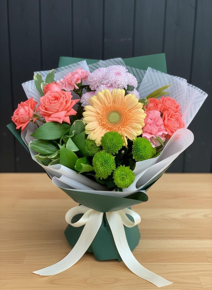 Букет цветов из: Гвоздики, Розы, Герберы и Хризантемы в Липицы